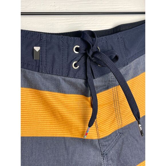 Quiksilver Swim Trunks Men’s Size 29 Yellow Navy Stripe Board Shorts Surfwear - Picture 8 of 12